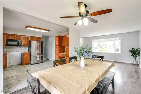 Dining - 644 University Ave, Elyria, OH 44035 photo 3 of 4