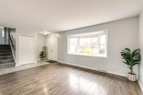Living - 644 University Ave, Elyria, OH 44035 photo 3 of 8