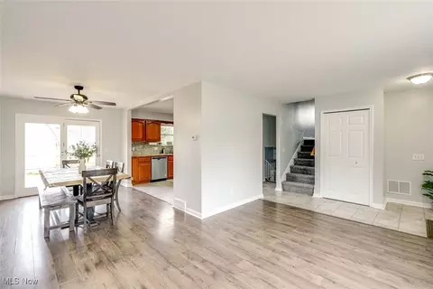 Entry Way - 644 University Ave, Elyria, OH 44035 photo 1 of 1