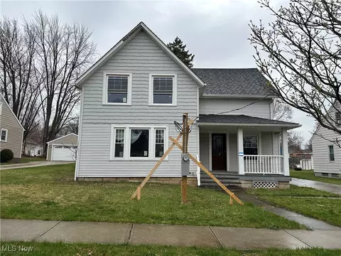 376 Runn St, Berea, OH 44017