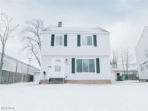 11020 Penfield Ave, Garfield Heights, OH 44125
