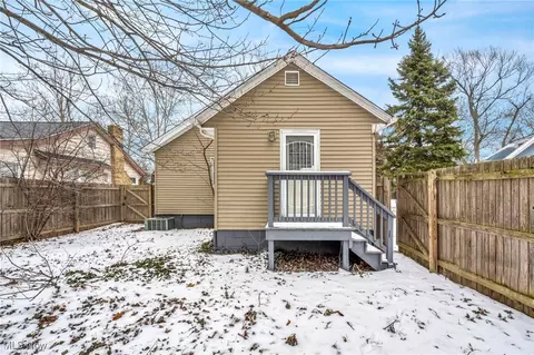 1530 E 219th St, Euclid, OH 44117 photo 35