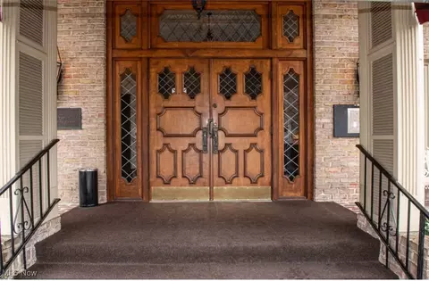 Entry Way - 5200 West Blvd #407, Boardman, OH 44512 photo 1 of 3