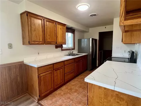 38494 E River Rd, Elyria, OH 44035 photo 3