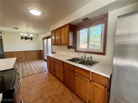 38494 E River Rd, Elyria, OH 44035 photo 5