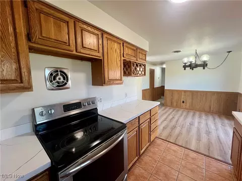 38494 E River Rd, Elyria, OH 44035 photo 2