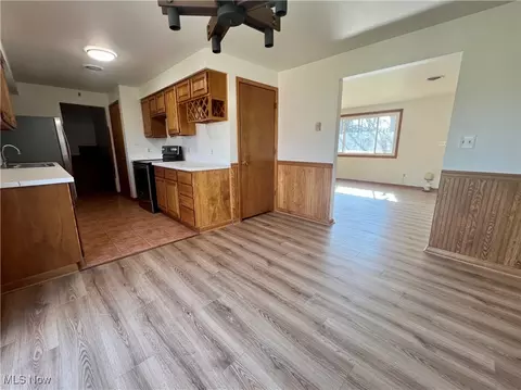 38494 E River Rd, Elyria, OH 44035 photo 6