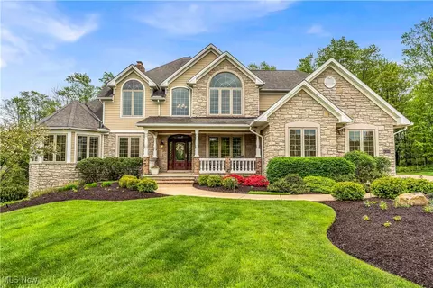 4300 Lake Charles Dr, Independence, OH 44131