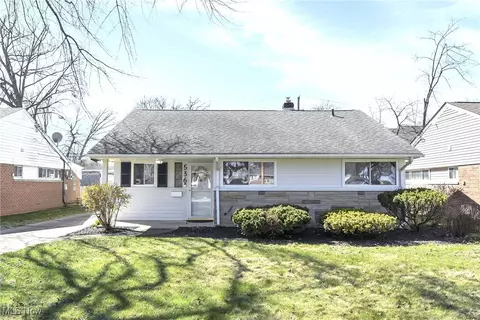 536 Bayfair Dr, Bay Village, OH 44140
