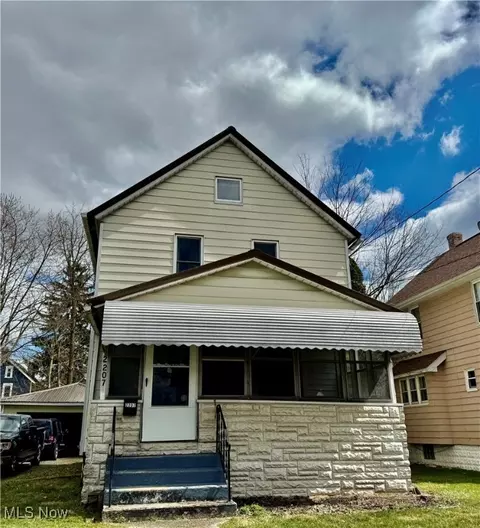 2207 23rd St SW, Akron, OH 44314