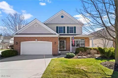 5040 Bristol Ct, Lyndhurst, OH 44124