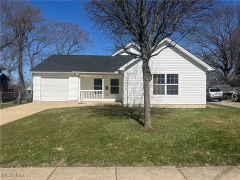 713 W 39th St, Ashtabula, OH 44004