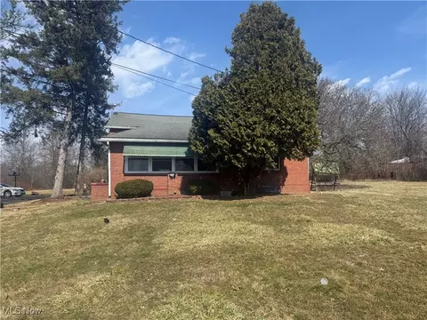 4400 Mcguffey, Lowellville, OH 44436