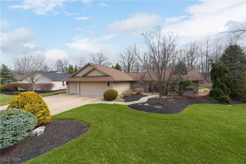 8739 Timber Edge Dr, North Ridgeville, OH 44039