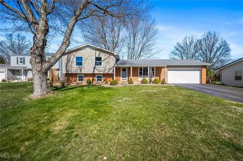 4121 Greenmont Dr SE, Warren, OH 44484