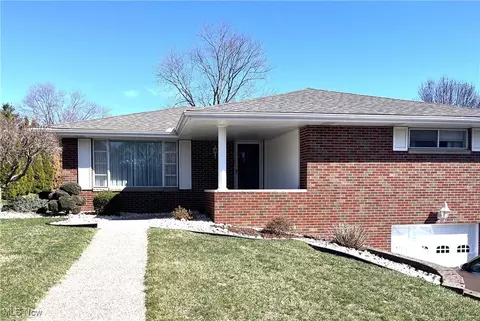 308 Frostview Dr, Wintersville, OH 43953