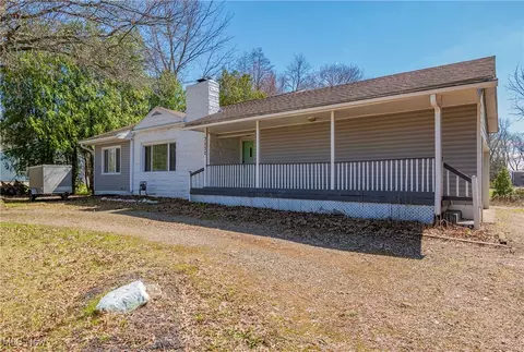 3232 Weber Dr, Norton, OH 44203