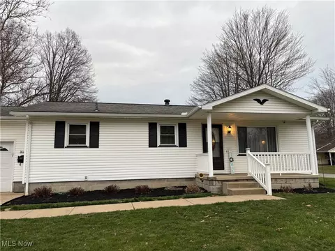 2012 James St, Niles, OH 44446