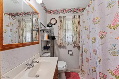 Bath - 5170 Broadway, Lorain, OH 44052 photo 1 of 1