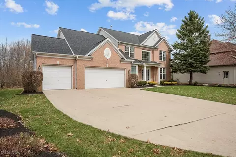 14960 Scarlet Oak Trl, Strongsville, OH 44149