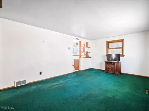 3350 Grant St, Lorain, OH 44052 photo 3