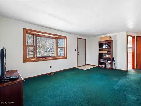 3350 Grant St, Lorain, OH 44052 photo 4