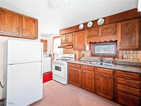 3350 Grant St, Lorain, OH 44052 photo 8