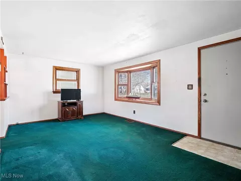 3350 Grant St, Lorain, OH 44052 photo 2