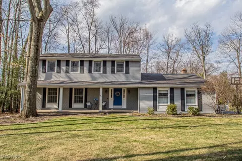 701 Shadowood Ln SE, Warren, OH 44484