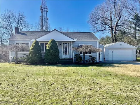 60 May Ave, Northfield, OH 44067