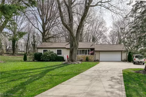 1232 Morrow Rd, Kent, OH 44240