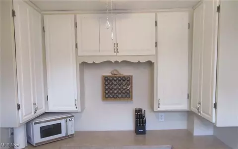 Kitchen - 131 Cherry St, Barnesville, OH 43713 photo 2 of 4