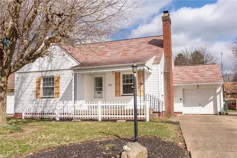 2101 Dennison Pl NW, Canton, OH 44709