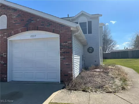 1827 Meadowland Dr, Brunswick, OH 44212