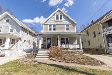 1305 Bonnieview Ave, Lakewood, OH 44107