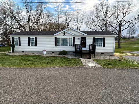 50 Federal St, Little Hocking, OH 45742