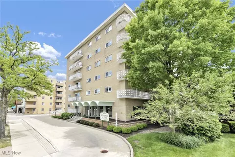 14567 Madison Ave #206, Lakewood, OH 44107