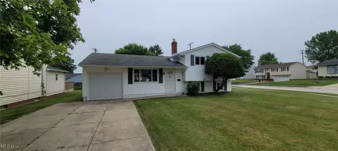 6735 Basswood Dr, Bedford, OH 44146