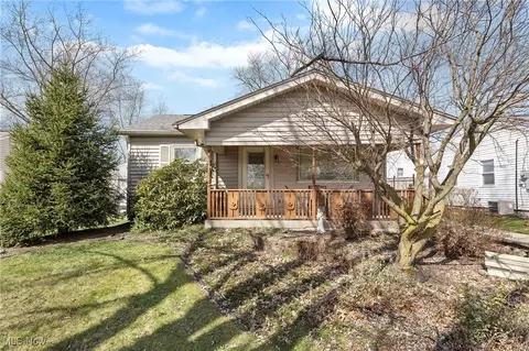 1936 Stepney St, Niles, OH 44446
