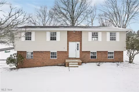 12356 Chestnut St NW, Canal Fulton, OH 44614