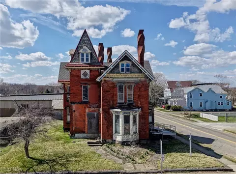 207 S Ellsworth Ave, Salem, OH 44460