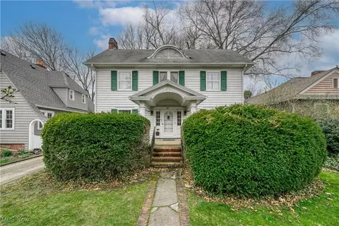 74 Castle Blvd, Akron, OH 44313