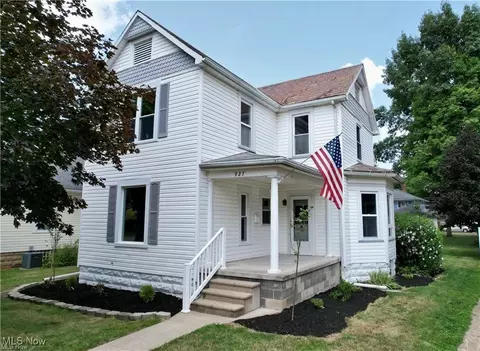 927 Dover Ave, Dover, OH 44622