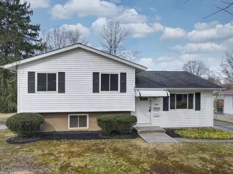 1062 Terrell Dr, Akron, OH 44313