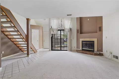 1203 Red Tail Hawk Ct #4, Boardman, OH 44512 photo 5