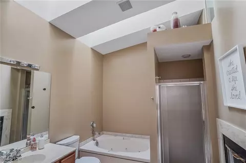 1203 Red Tail Hawk Ct #4, Boardman, OH 44512 photo 16