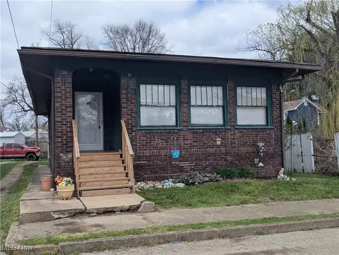 30 5th St, Roseville, OH 43777