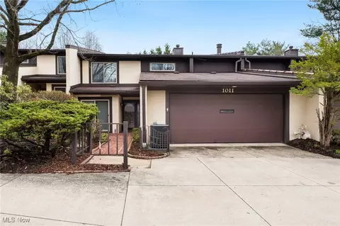 1011 Bunker Dr #101, Fairlawn, OH 44333
