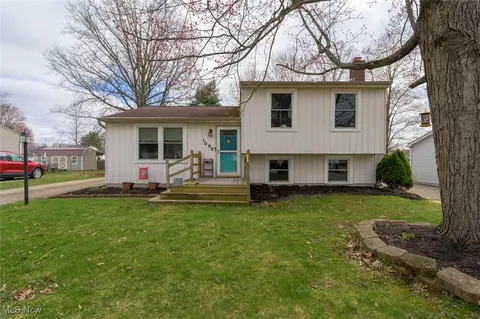 1065 S Diamond St, Ravenna, OH 44266