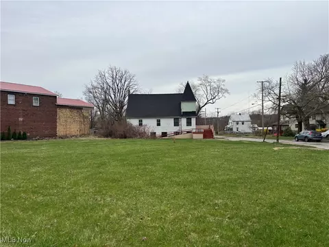 W Wilson Avenue, Youngstown, OH 44506